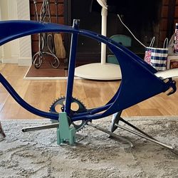 Vintage 24” Schwinn Frame With fenders