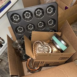 Vintage Jello Molds And Kitchen Items 