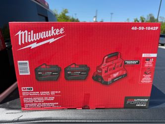 Milwaukee packout 6 by rapid charger + 2X HD12.0 forge batteries