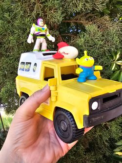 Disney Pixar Toy Story Imaginext Pizza Planet Truck (2011) Buzz Lightyear alien