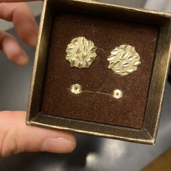 10k gold earrings