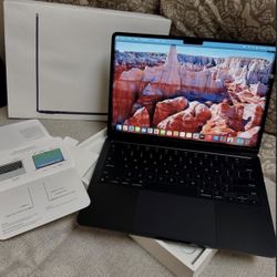 Mac BookAir  M3   256G.  Año 2024