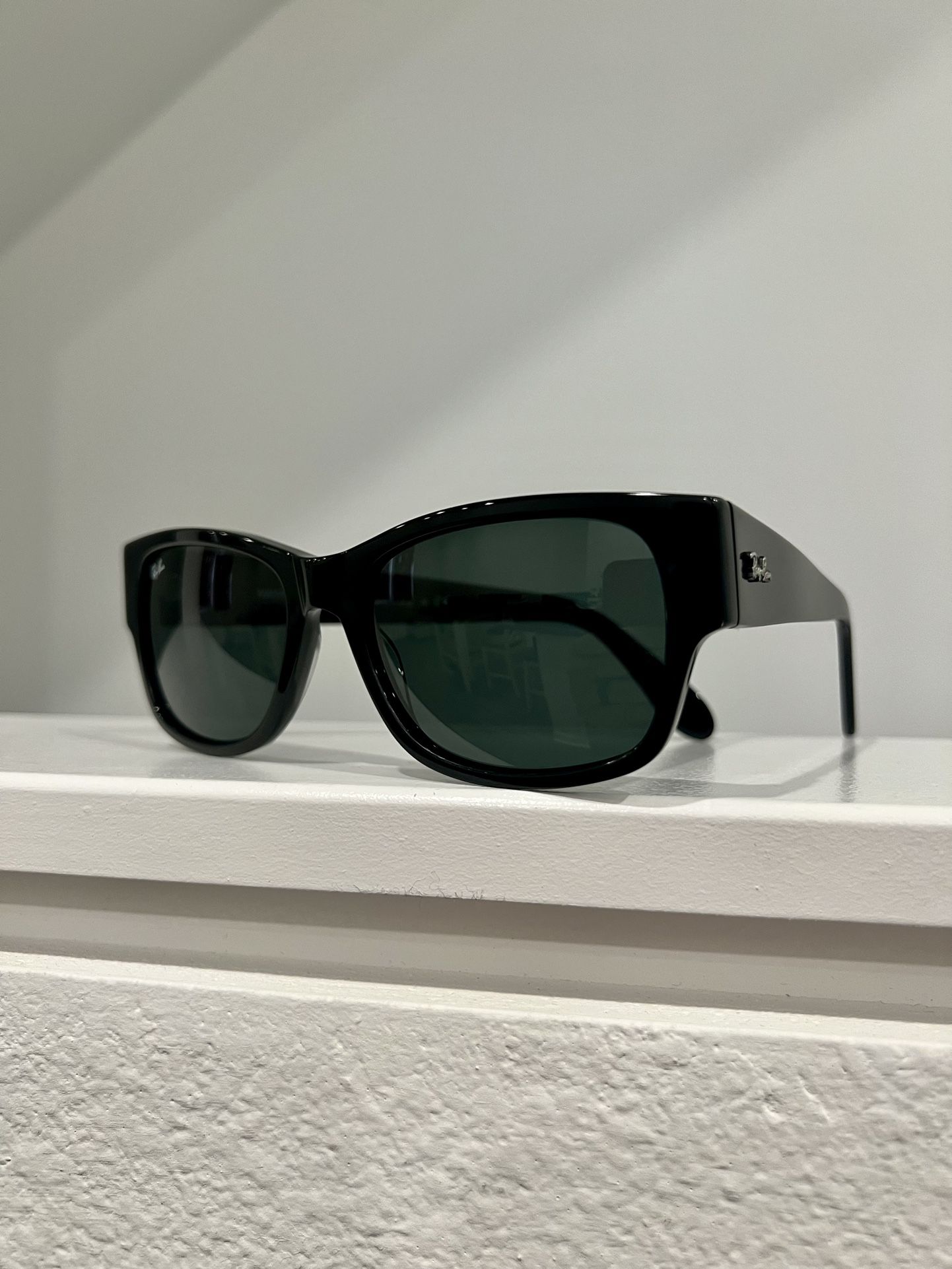 NEW RayBan Sunglasses with original Ray Ban Packaging