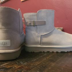 UGG Mini Bailey Belted Size 7