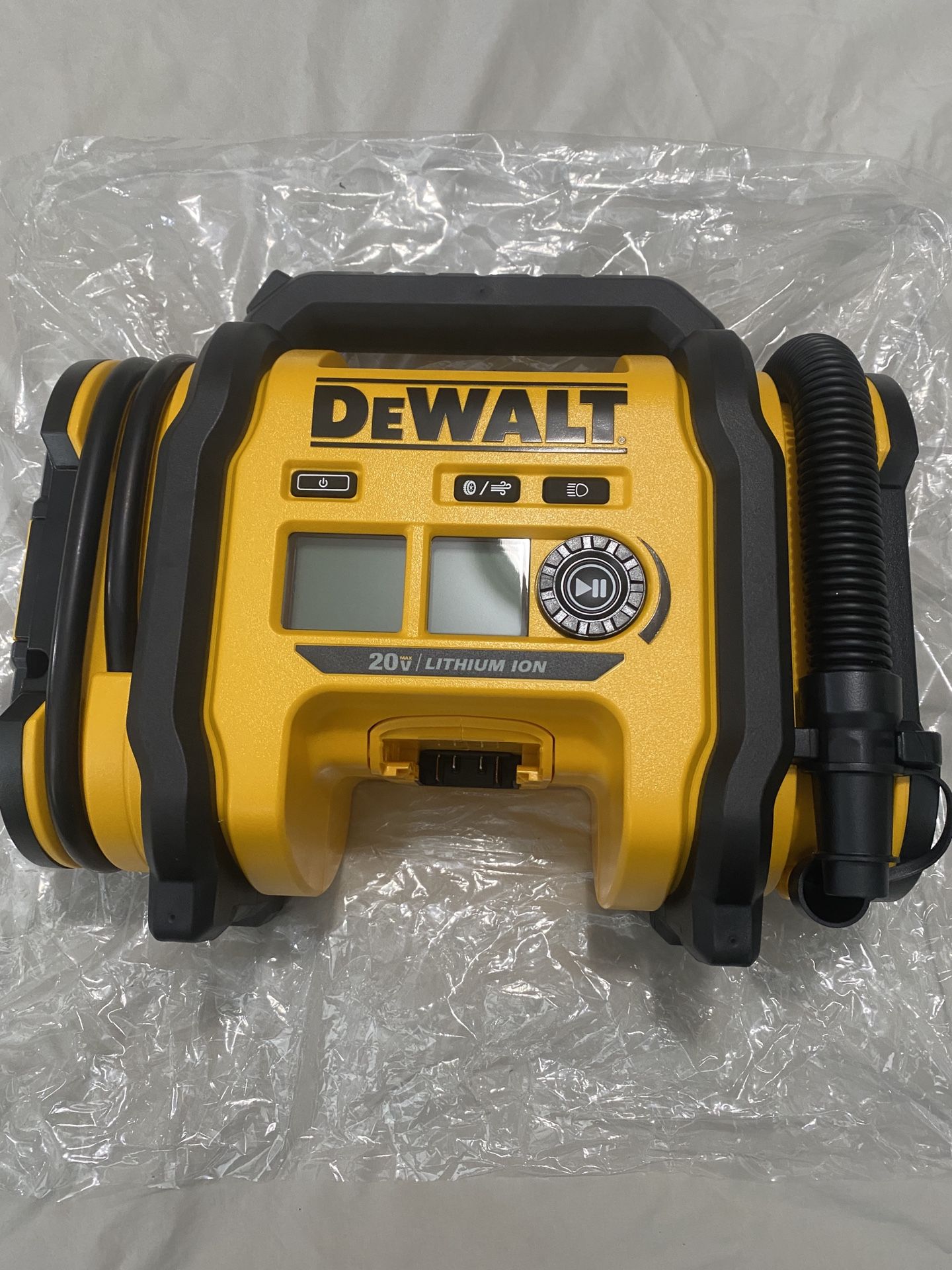 DEWALT 20V MAX CORDLESS AIR INFLATOR TO TOOL ONLY BATTERY NOT INCLUDED NEW IN BOX $100 FIRM