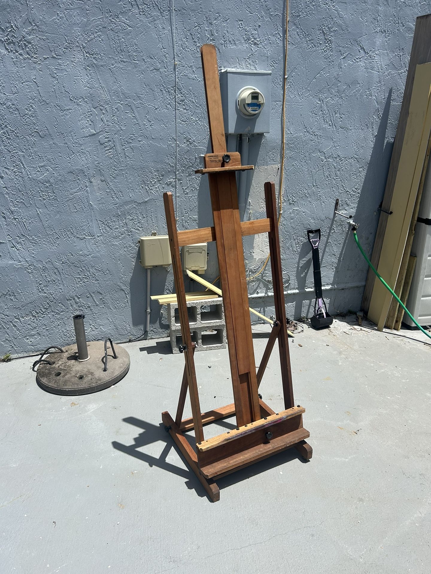 Large Wood Easel ‘Academy Dulce #840200’ Painting Easel Artist
