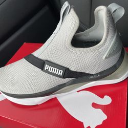 Women Puma $70 Size 7