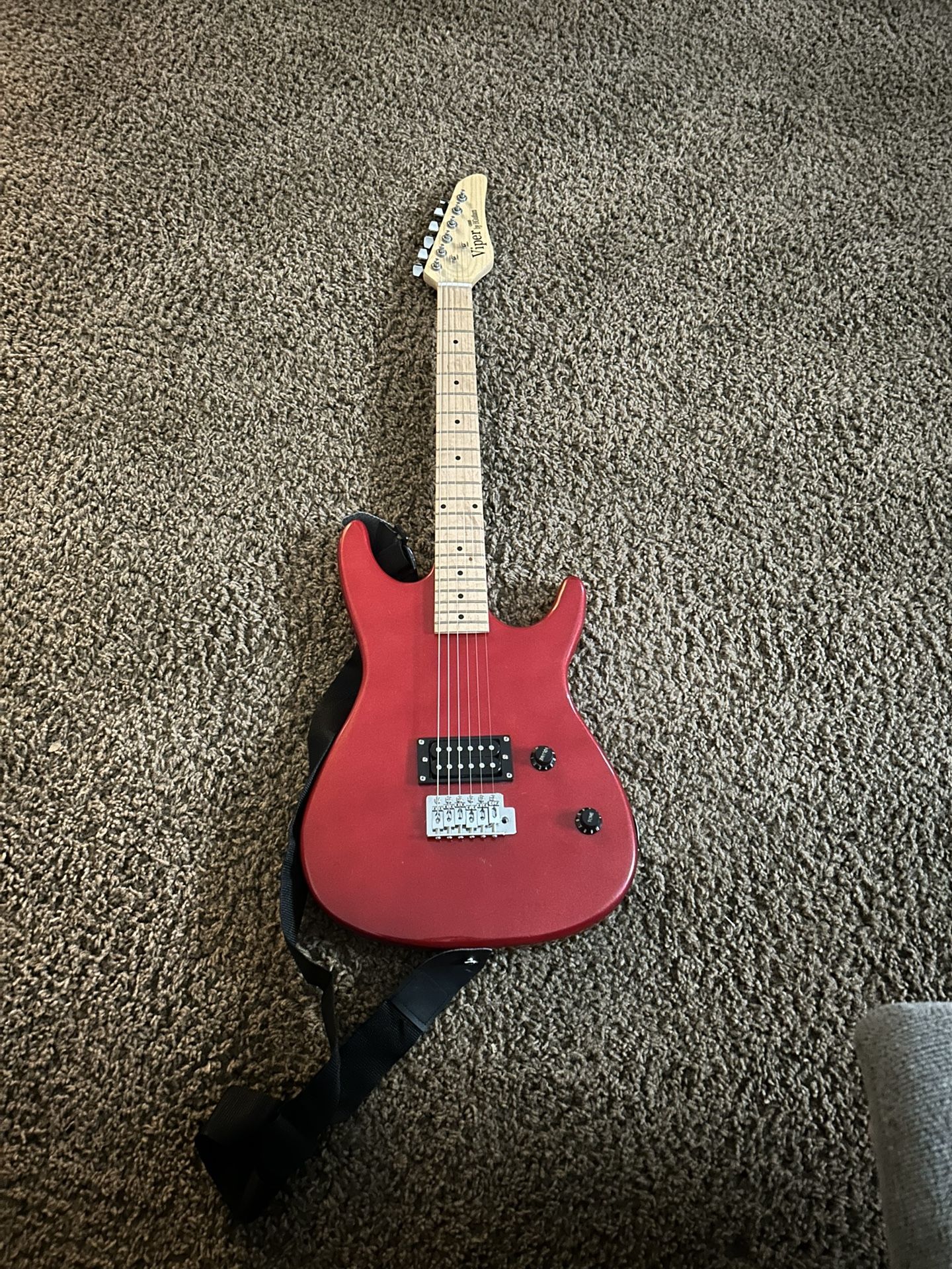 red electric guitar viper GE93