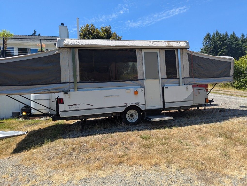 2004 Fleetwood Mesa Tent Trailer