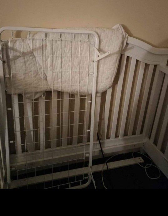 Crib/Toddler GREAT DEAL! NEED GONE TODAY