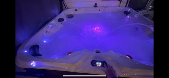 Premium Leisure 6 Person Hot Tub