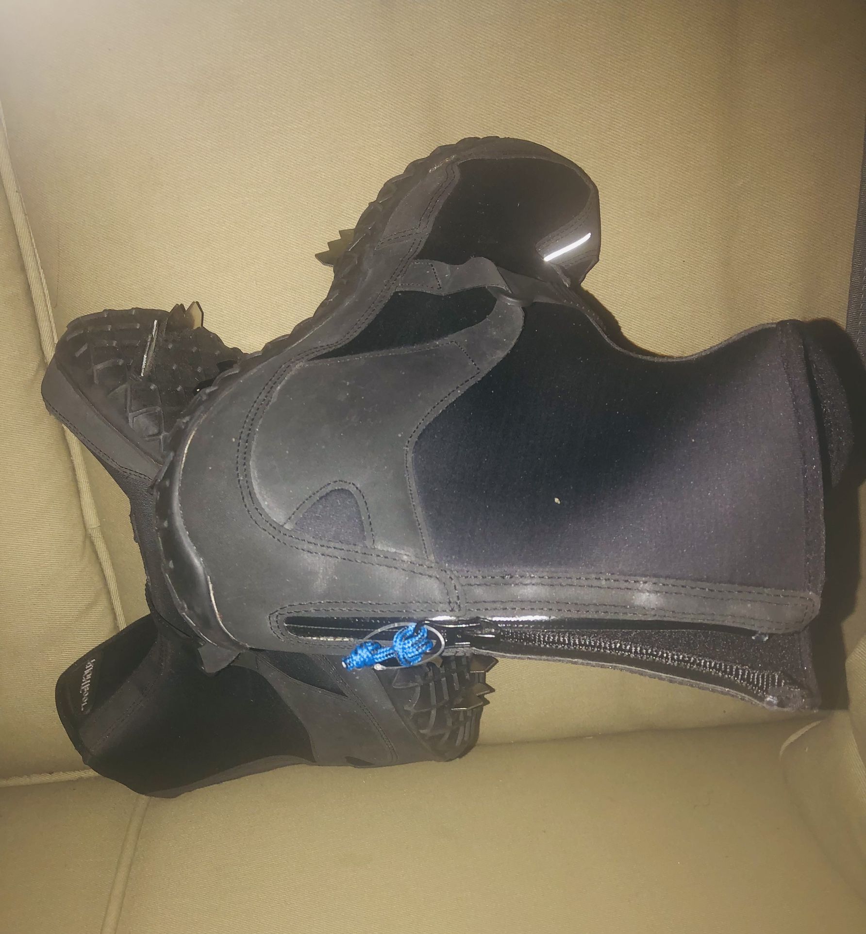 Unisex Footwear Traction for Winter Trail Hiking & Ice Mountaineering size men’s x small 8 1/2” long x 8” high 11”