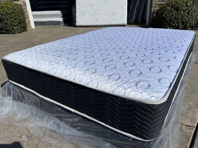 Queen Orthopedic Deluxe Collection Mattress!!