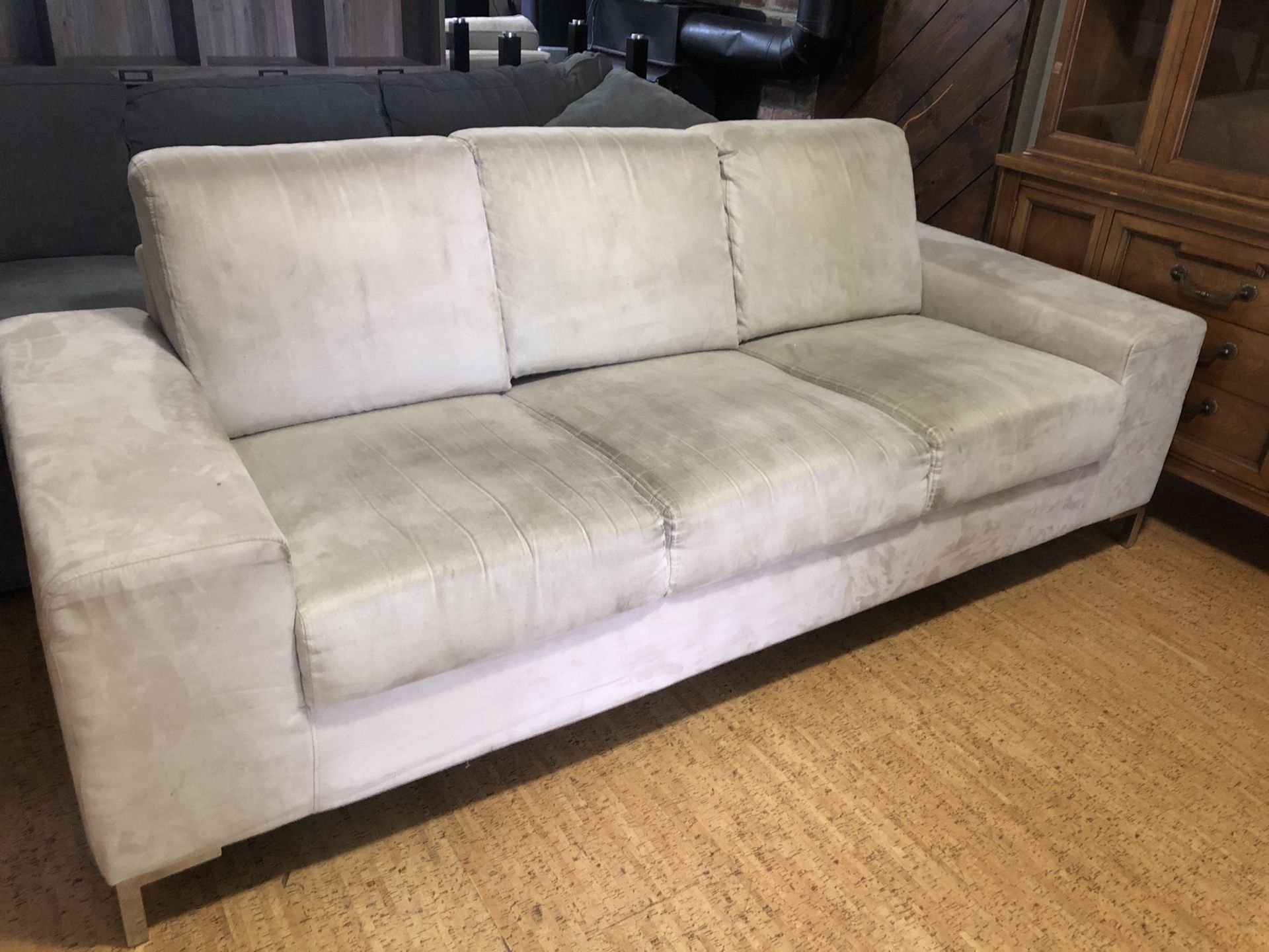 Elegant Modern Look Couch