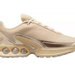 Nike Women's Air Max DN Shoes