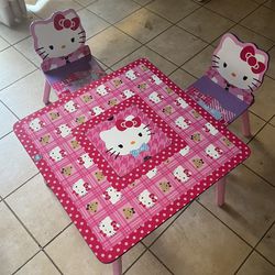 Hello Kitty Kid’s Table and Chair Set