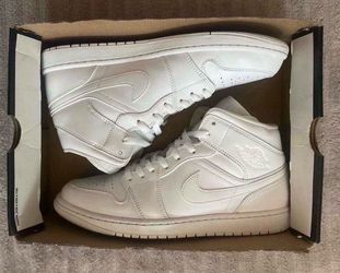 Men’s Midtop Jordan’s  11
