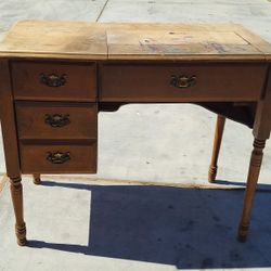 Cute Little Wood Desk