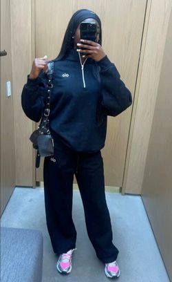 Women's alo quarter zip set all sizes available