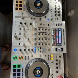 Pioneer-XDJ-XZ White Edition