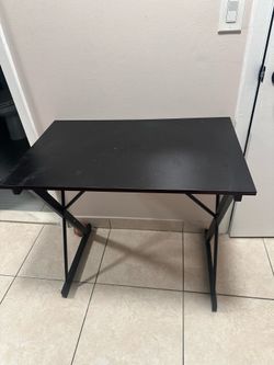 Computer desk
