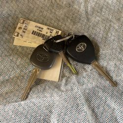Keys 2012 Toyota Corolla