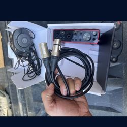 Scarlet Interface, Audio Técnica Headphones, Jack