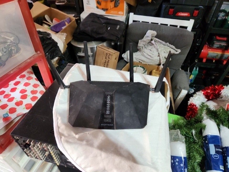 NETGEAR Nighthawk AX6 6 Stream AX4300 Wi-Fi Router RAX45-100NAS 229 Used