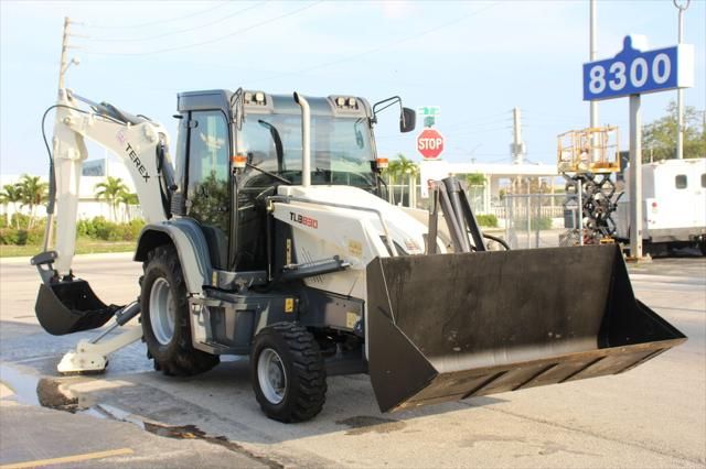 2016 Terex Tlb830