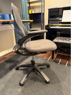 Knoll Generation Chair (Original MSRP  $1,000–$1,500)