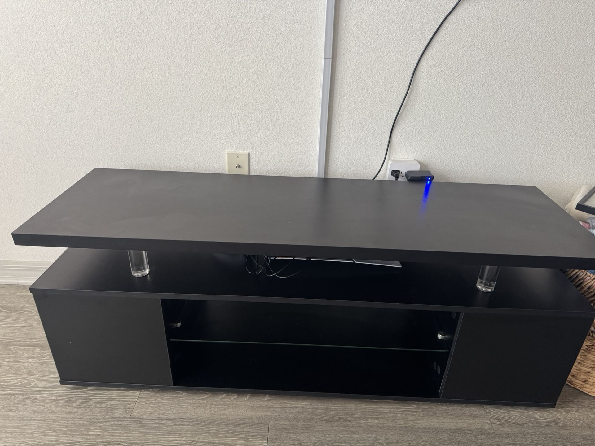 TV Stand/Console Table w LED Light