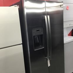 New Scratch And Dent GE 25  Cu Ft Stainless Steel Side By Side Fridge. 1 year Warranty 