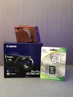 PowerShot SX740 HS Digital Camera with Complete Starter Bundle