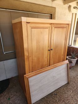 nice wood tv cabinet entertainment center used