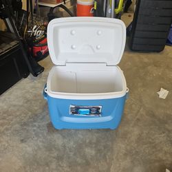 $20 Cooler With Wheels No Cracks
