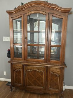 China Cabinet & Table