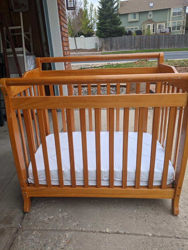 Wood Mini Crib