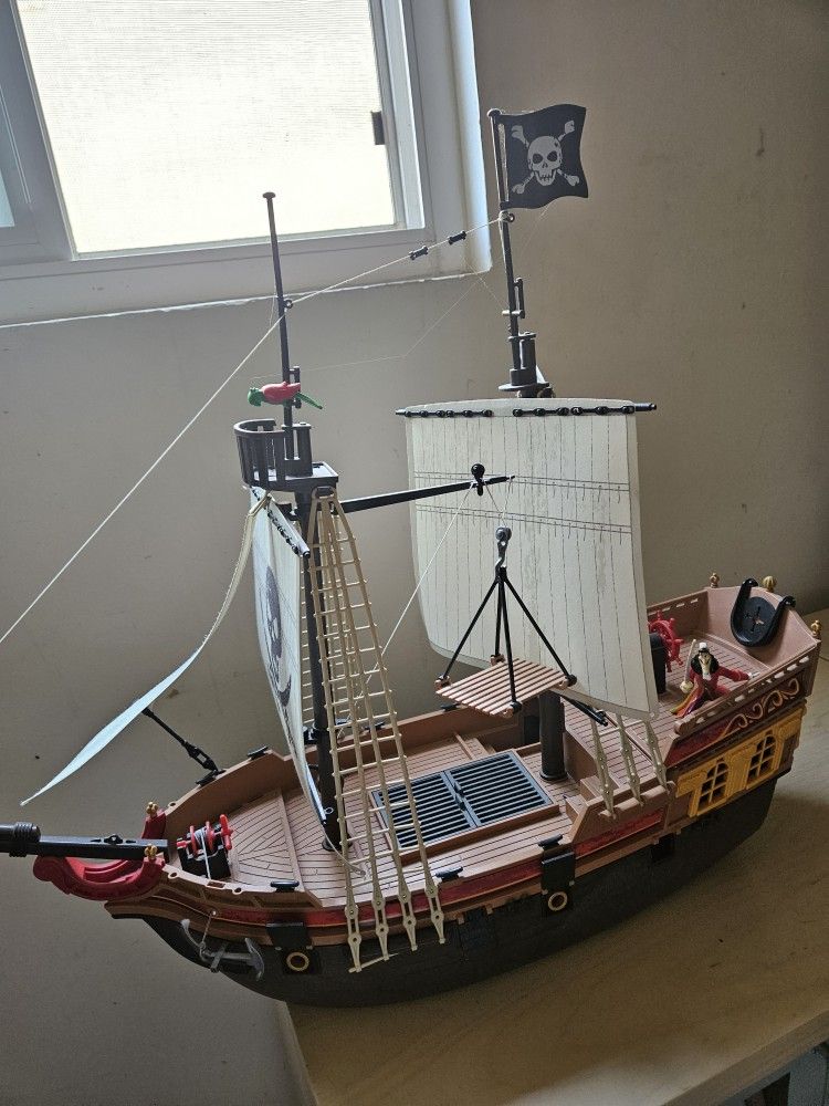 Playmobile Pirate Ship - With Pirates And Weapons