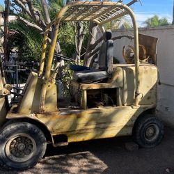 TowMotor Forklift