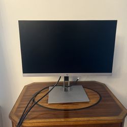 HP EliteDisplay E223 Monitor - Like New