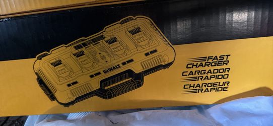 12V/20V/60V MAX 4-Port Lithium-Ion Battery Charger