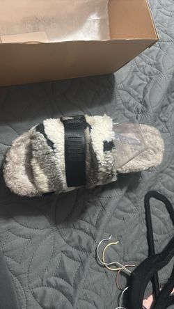 Ugg Fluffita Slides