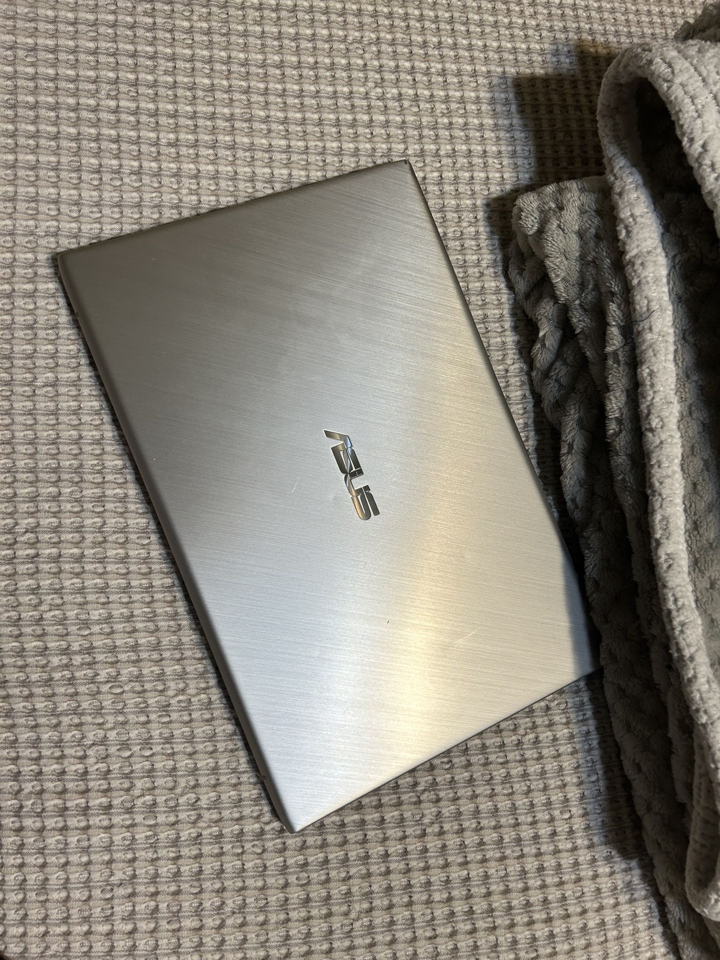 ASUS Vivobook 14”
