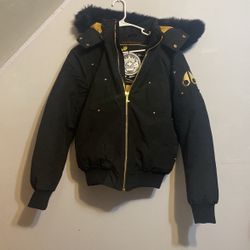 Moose knuckles jacket CHECK DESCRIPTION ONLY ACCEPTING PAYMENT THROUGH ZELLE