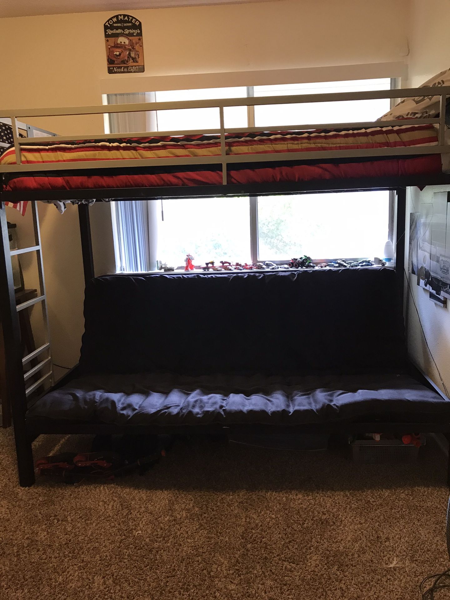 Black metal frame futon bunk bed