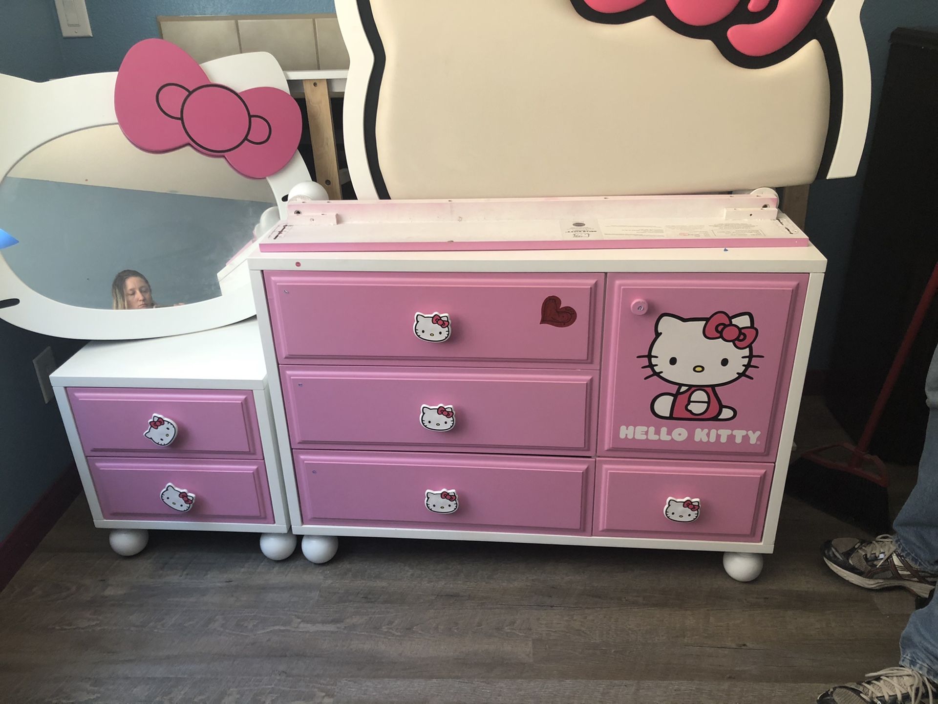 Twin hello kitty bedroom set