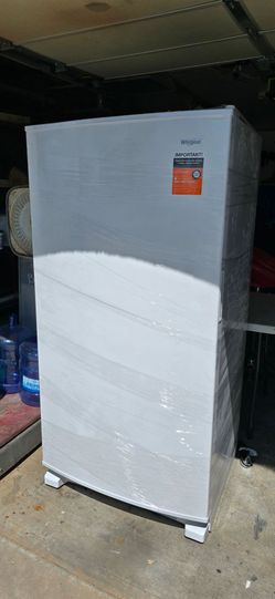 Whirlpool 19.8cu in stand up freezer