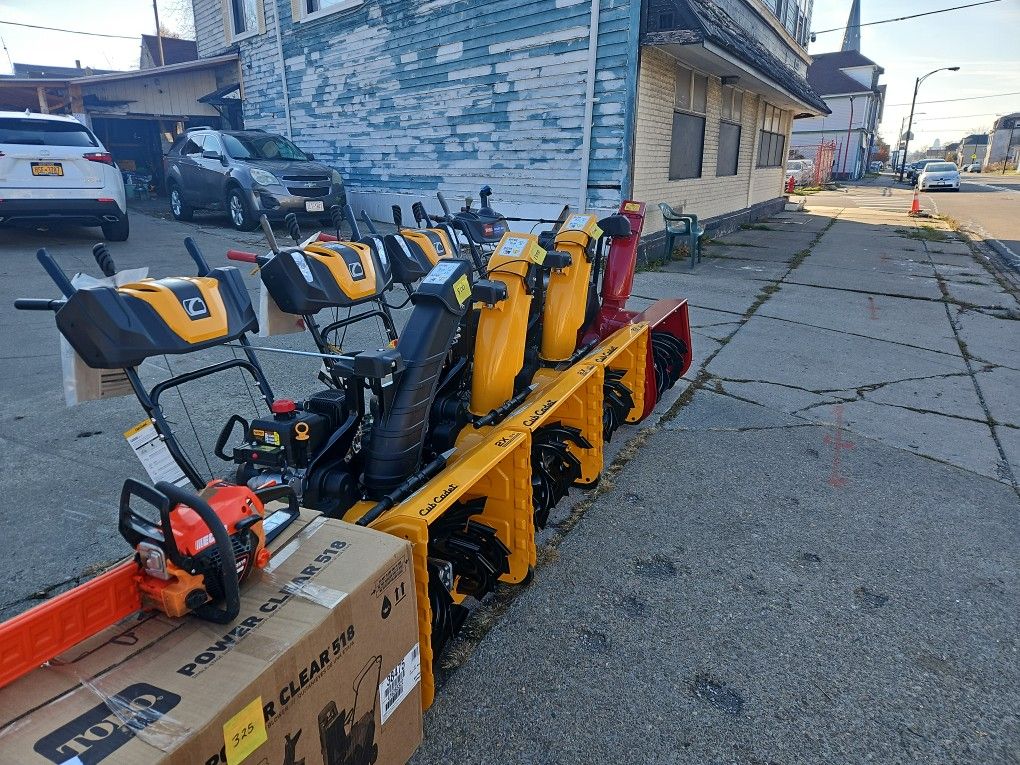Snowblowers Gas And Battery Operated Sale
