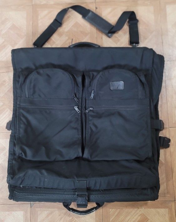 Tumi Bi Fold Garment Bag Nylon Ballistic Black Suit Case Shoulder Strap Carry Luggage