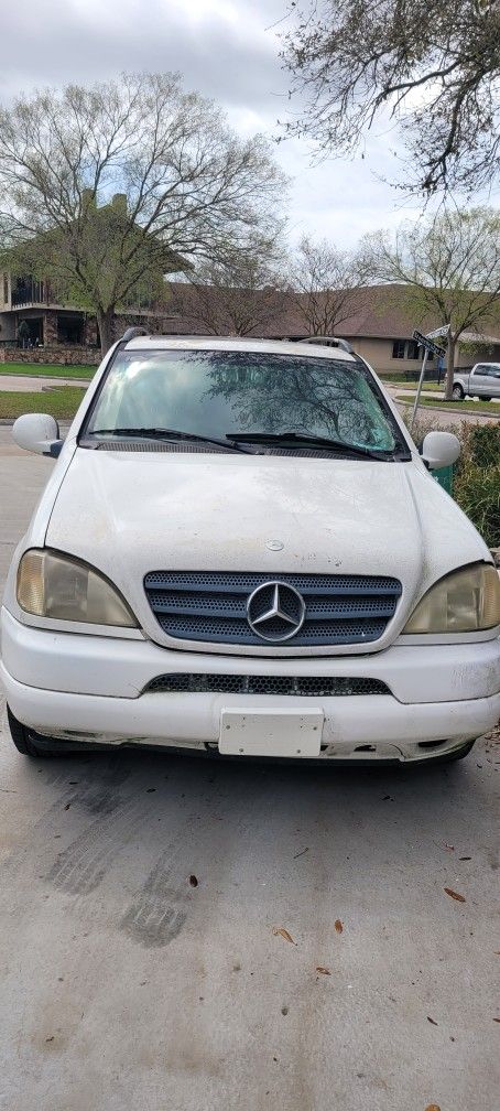 2000 Mercedes-Benz M-Class